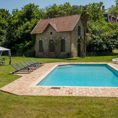 펜션 Le Fousseret Chateau Sleeps 14 Pool Wifi
